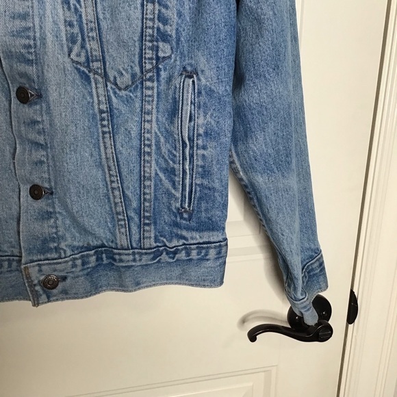 Vintage Levi’s Denim Jacket. - Picture 6 of 13